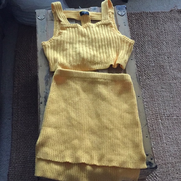 NASTY GAL STRETCH YELLOW 2PC CROP SKIRT SET M - Picture 10 of 13
